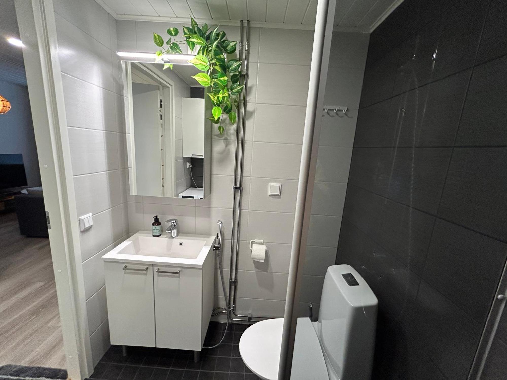 Seinäjoki Kyllikinsola 18 B4 Naeppaerae 29 Nelioeinen Rivitaloyksioe 1-4 Henkiloeae מראה חיצוני תמונה